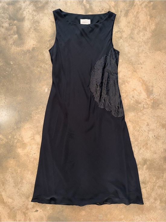 Adrianna Papell Dresses & Skirts - Adrianna Papell 100% Silk Black Midi Dress Floral Appliqué Size 10